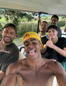 Lamine Yamal Gặp Neymar: CĐM Cảnh Báo Nguy Cơ Thần Tượng Sai Lầm